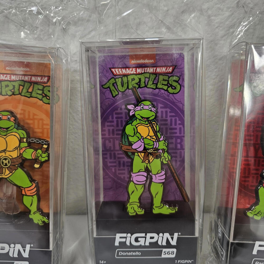 FiGPiN  Set Of 4 Teenage Mutant Ninja Turtles Enamel Pins MINT 566 567 567 569 - Picture 4 of 7